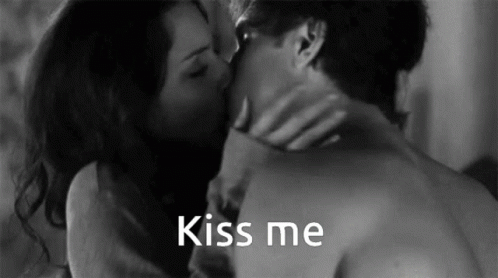Kiss Kiss Me GIF - Kiss Kiss Me Love GIFs