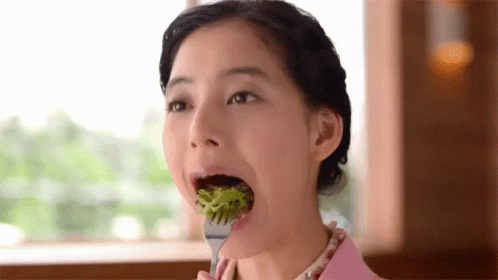 いただきます　美味しい　新木優子 Yûko Araki 女優　モデル GIF - Araki Yuko Eat Itadakimasu GIFs