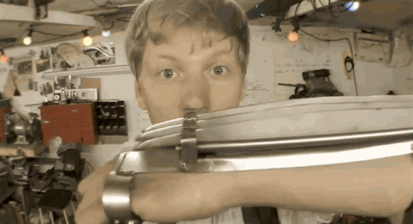 Guy Builds Crazy Wolverine Claws In His Garage GIF - Wolverine Claws Handmade GIFs
