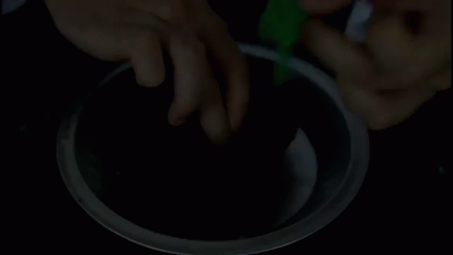 Want To Make An (Un)Healthy Treat? Try Making A Chocolate Bowl With The Aid Of A Ballon. GIF - Diy Food Chocolate GIFs