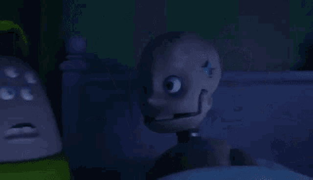 a cartoon character says tenemos que hablar in front of a skeleton statue