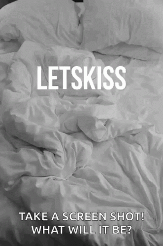 Lets Kiss Lets Play GIF - Lets Kiss Lets Play Make Out GIFs