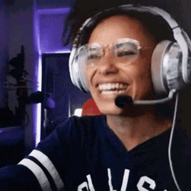 Laughing Blackkrystel GIF - Laughing Blackkrystel Queens Gaming Collective GIFs