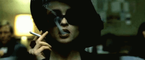 Mujer Fumando Del Club De La Pelea GIF - Smoke Drugs Cigarette GIFs