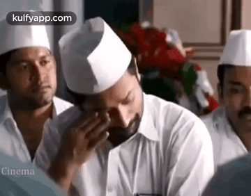 Crying.Gif GIF - Crying Oru Indian Pranayakadha Fafadh Faasil GIFs