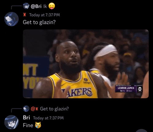 a screenshot of a basketball game between the lakers and the bulls