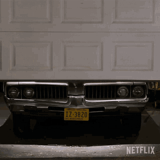 Opening The Garage That90s Show GIF - Opening The Garage That90s Show Car In The Garage GIFs