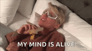 Taylor Swift Taylor Swift Banana GIF - Taylor Swift Taylor Swift Banana I Am Not Asleep My Mind Is Alive GIFs