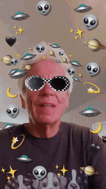 Ufo Snapchat GIF - Ufo Snapchat Old Man GIFs
