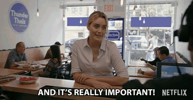 And Its Really Important Big Deal GIF - And Its Really Important Big Deal Pay Attention GIFs