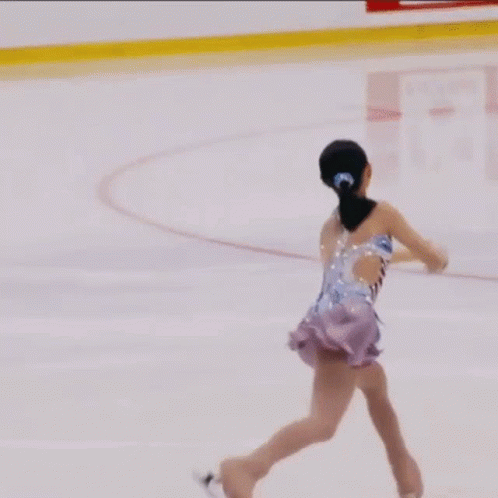 Chaeyeon Kim Kim Chaeyeon GIF - Chaeyeon Kim Kim Chaeyeon Figure Skating GIFs