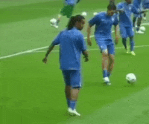 Ronaldinho Skills GIF - Ronaldinho Skills Freestyle GIFs