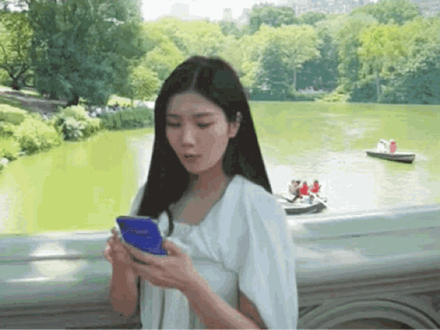 Goidrain Eunbi GIF - Goidrain Eunbi Eunbi On Phone GIFs