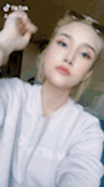Sowhatminie Whocares GIF - Sowhatminie Sowhat Whocares GIFs