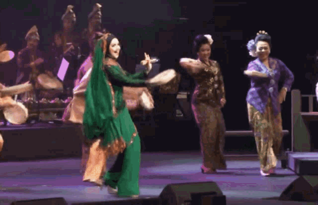 Siti Nurhaliza Dance GIF - Siti Nurhaliza Dance Happy Dance GIFs