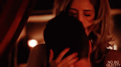 Olicity Cw Show GIF - Olicity Cw Show Hot Mak Oout GIFs
