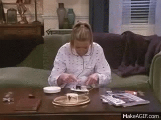 Friends Phoebe GIF - Friends Phoebe Annoyed GIFs
