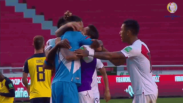 Abrazando Federación Peruana De Fútbol GIF - Abrazando Federación Peruana De Fútbol Copa America GIFs