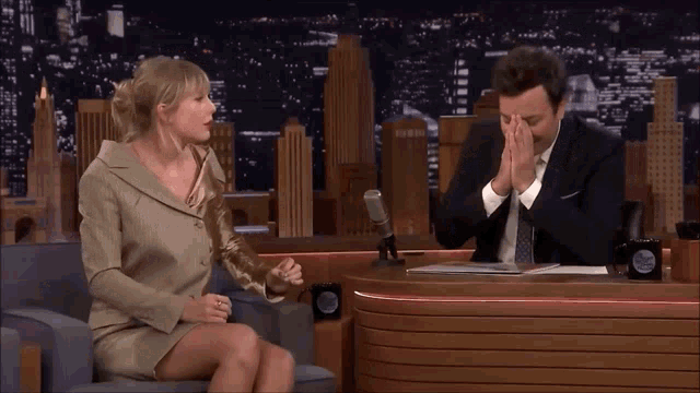 Taylor Swift Jimmy Fallon GIF - Taylor Swift Jimmy Fallon Crying Over A Banana GIFs