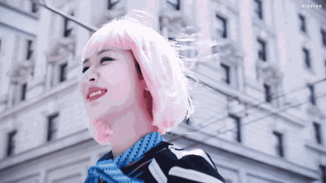 Yang Zi Pink Hair GIF - Yang Zi Pink Hair Smile GIFs