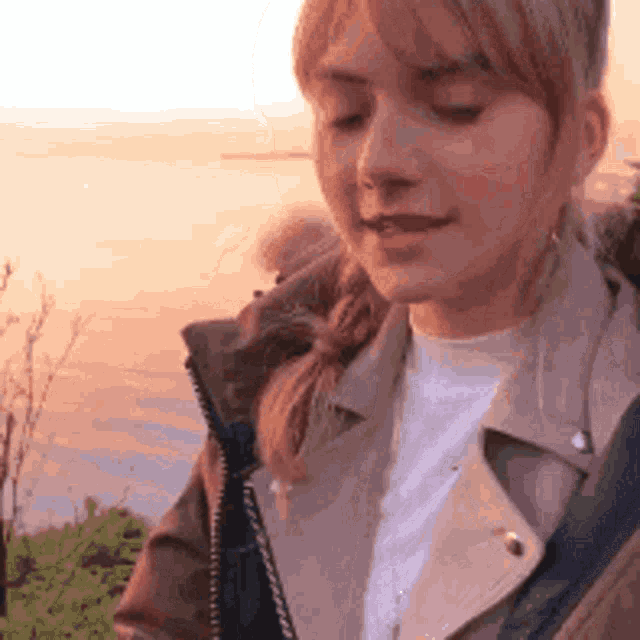 Emilia Jones L And K GIF - Emilia Jones L And K Locke And Key GIFs
