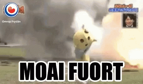 Moai Fuort Running GIF - Moai Fuort Running Explosions GIFs