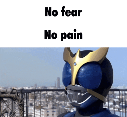 a picture of a superhero with the words " no fear no pain " above him