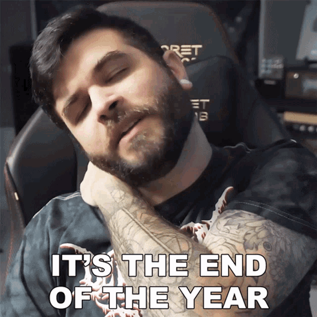 Its The End Of The Year Andrew Baena GIF - Its The End Of The Year Andrew Baena Its The Years End GIFs