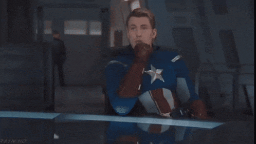 a man in a superhero costume says entendi esa referencia