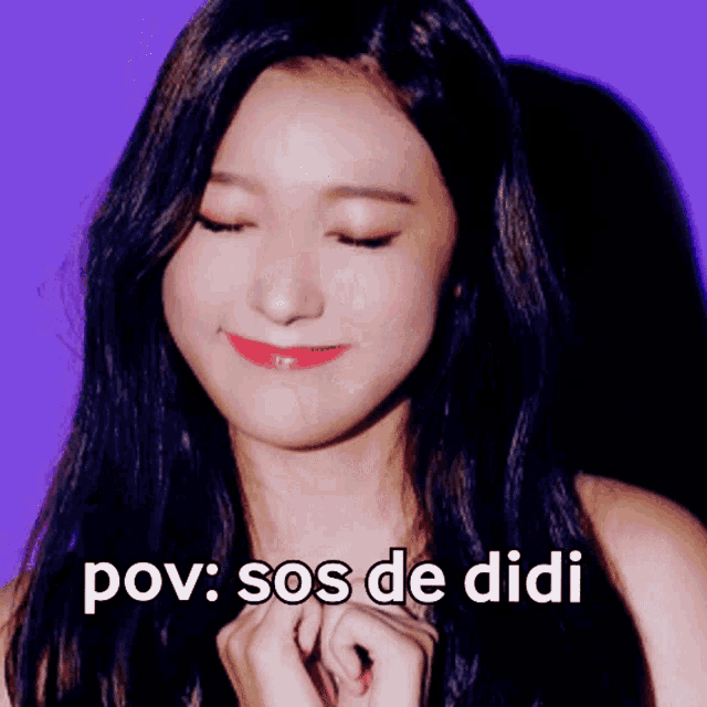 a picture of a woman with a caption that says pov sos de pidi