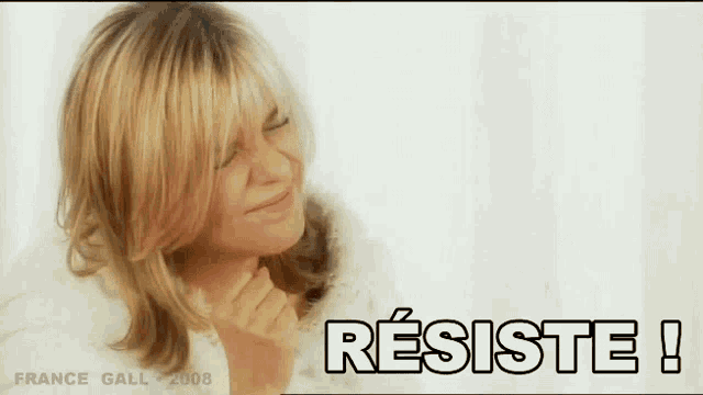 a woman is smiling in front of a white background that says resiste !