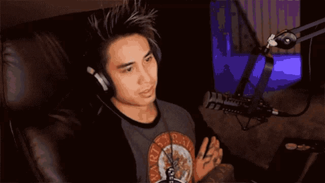Waiting Anthony Kongphan GIF - Waiting Anthony Kongphan Stand By GIFs