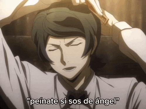 a man brushing his hair with the words " peinate si sos de angel " written above him