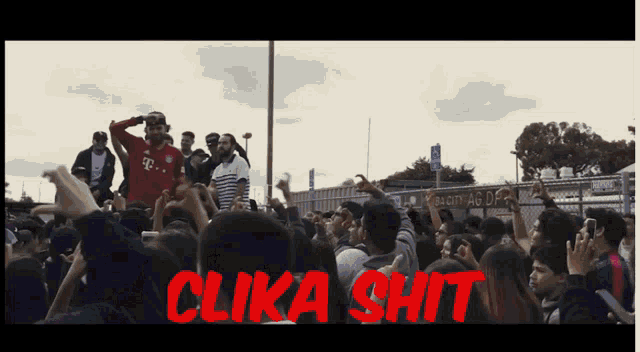 Clika Shit GIF - Clika Shit Clikashit GIFs