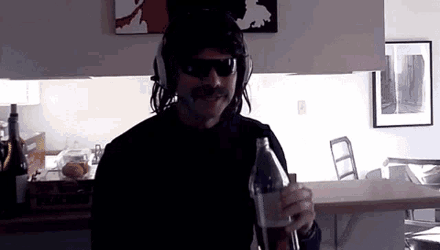 Dr Disrespect One Sec GIF - Dr Disrespect One Sec Please Hold GIFs