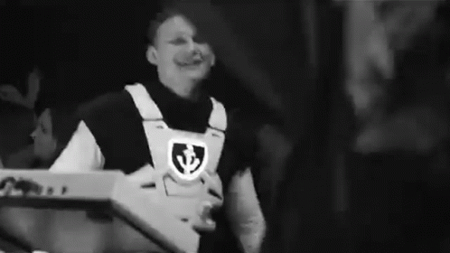 Partying Twocolors GIF - Partying Twocolors Lovefool GIFs