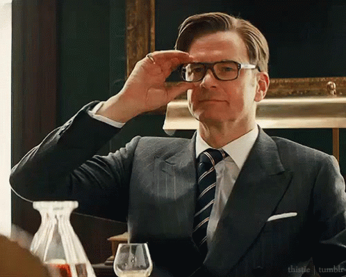 джентльмен колин фёрт поправляет очки GIF - Gentleman Colin Firth GIFs
