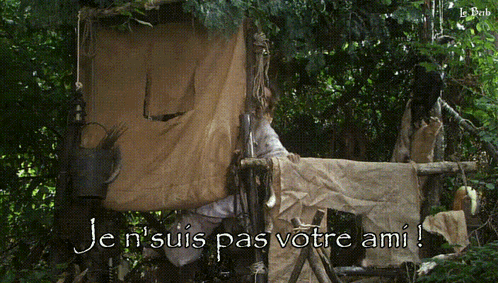 a picture of a tree house with the words je n'suis pas votre ami