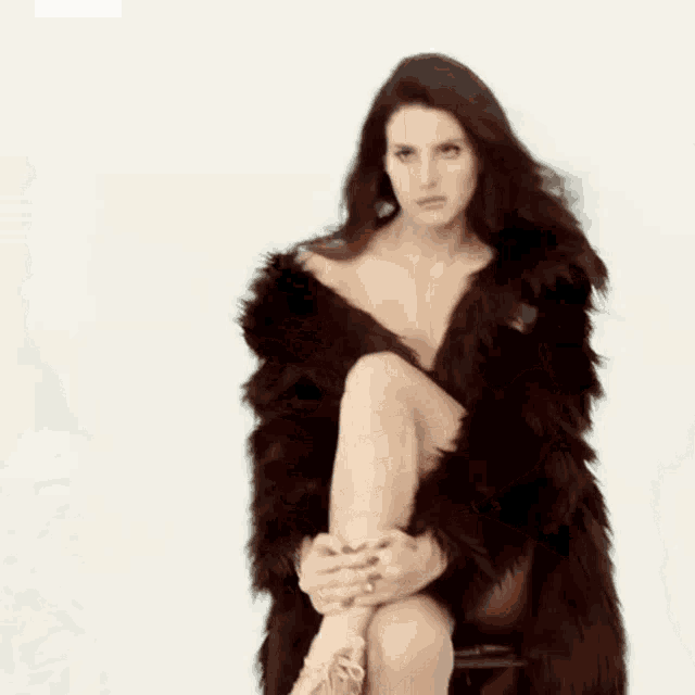 Queen Of Pop Lenda GIF - Queen Of Pop Lenda Lana Del Rey GIFs