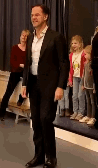Mark Rutte Dancing Dansen GIF - Mark Rutte Dancing Dansen Minister President GIFs