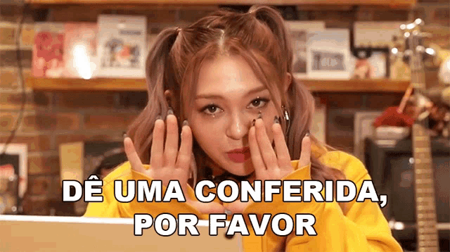 a woman covering her face with her hands with the words de uma conferida por favor above her