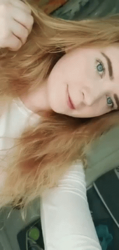 Shalyn Selfie GIF - Shalyn Selfie Smile GIFs