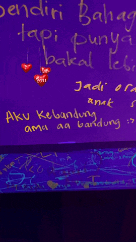 a sign that says aku kebandung ama aa bandung on it
