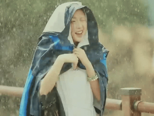 Kim Go Eun Raining GIF - Kim Go Eun Raining Cute GIFs