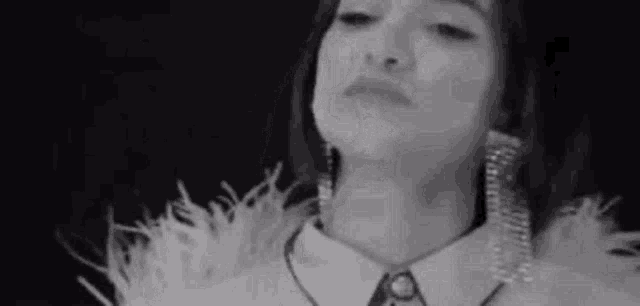 Manu Gavassi Smile GIF