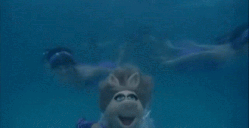 The Great Muppet Caper Miss Piggy GIF - The Great Muppet Caper Miss Piggy Swimming GIFs