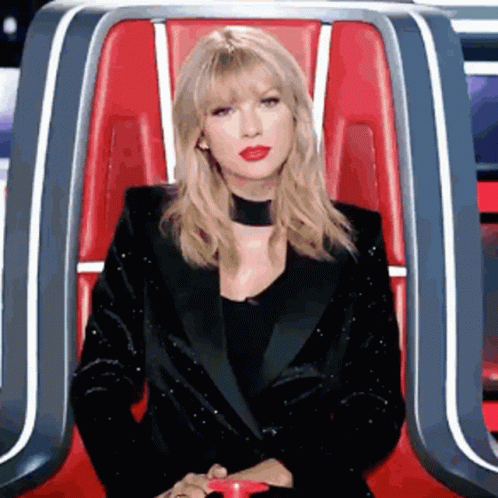 Wink Taylor Swift The Voice Judge GIF - Wink Taylor Swift The Voice Judge Cmon Girl GIFs