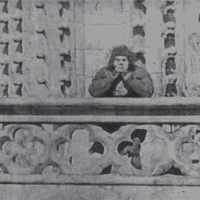 Thinking Quasimodo GIF - Thinking Quasimodo The Hunchback Of Notre Dame GIFs