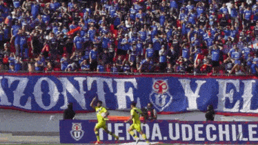 a banner that says monte y ei on it