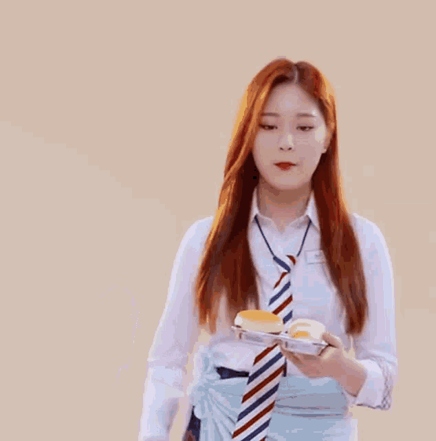Loona Hyunjin GIF - Loona Hyunjin Donut GIFs